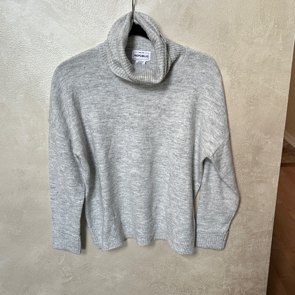 For The Republic Sweaters - For The Republic Heather Gray Turtleneck Sweater